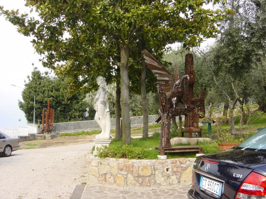 Hotel Fraderiana Torri Del Benaco Bilik gambar
