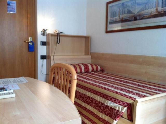 Hotel Fraderiana Torri Del Benaco Luaran gambar