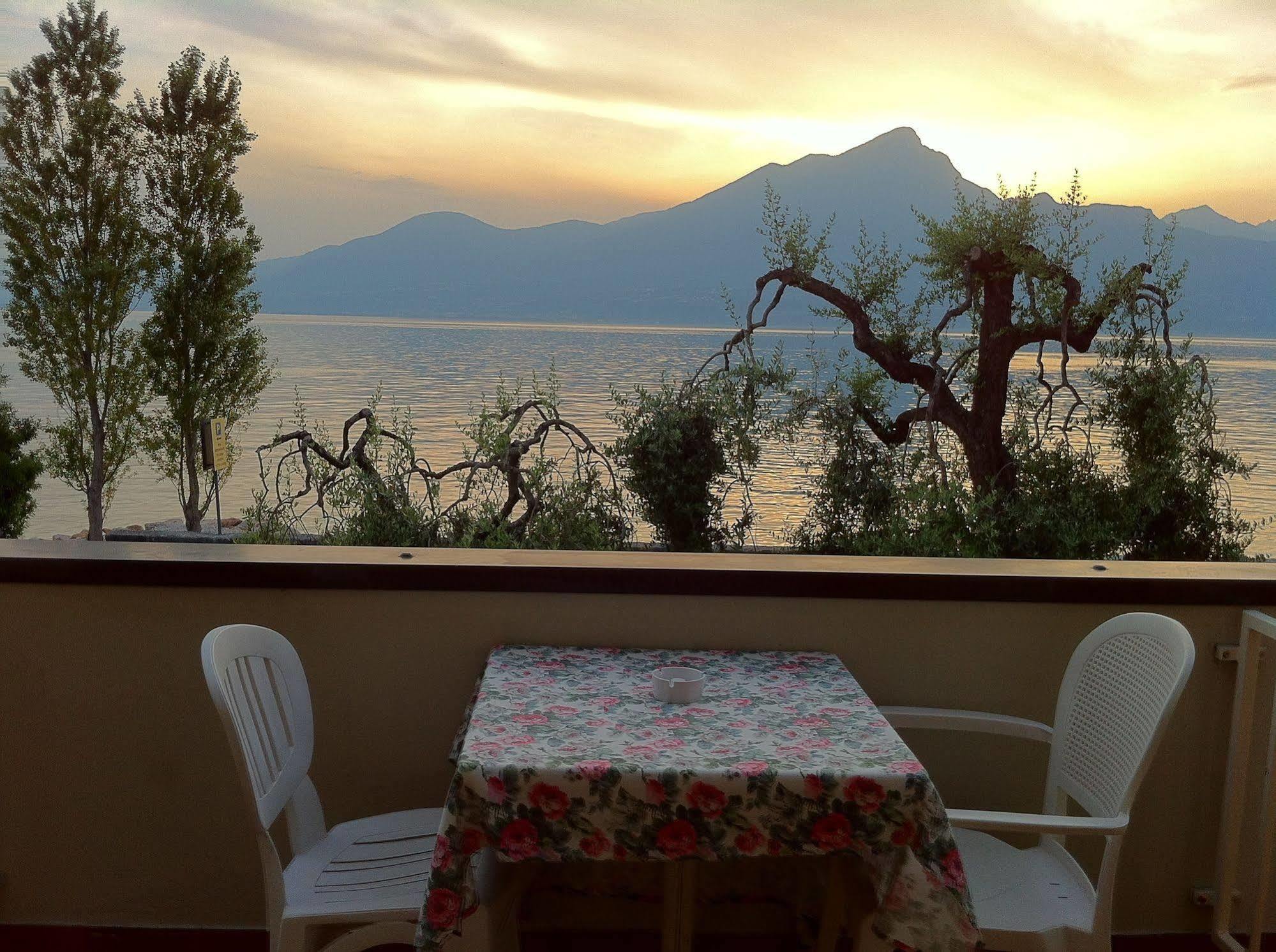 Hotel Fraderiana Torri Del Benaco Luaran gambar