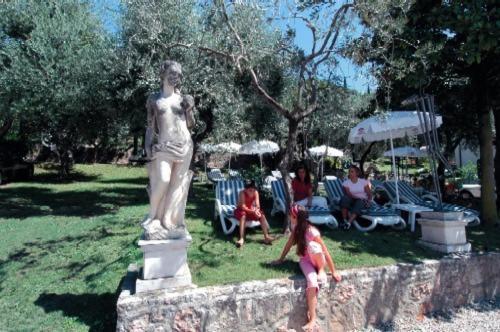 Hotel Fraderiana Torri Del Benaco Bilik gambar